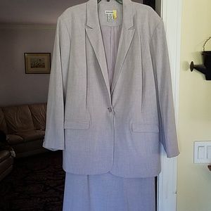 Size 24 gray skirt suit with Pockets